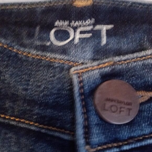 ANN TAYLOR LOFT Blue Denim Boot Cut mid Rise Jeans.  Size 6 - Picture 4 of 9